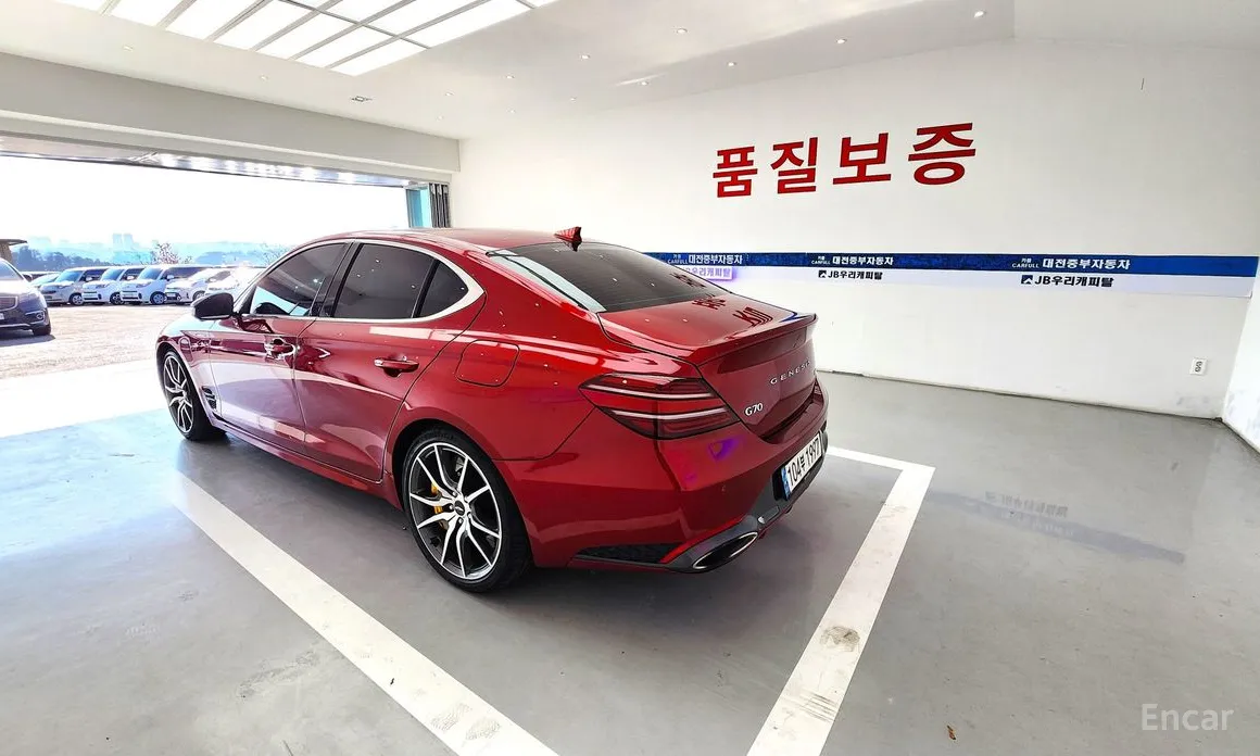 Фото 3 - Genesis G70