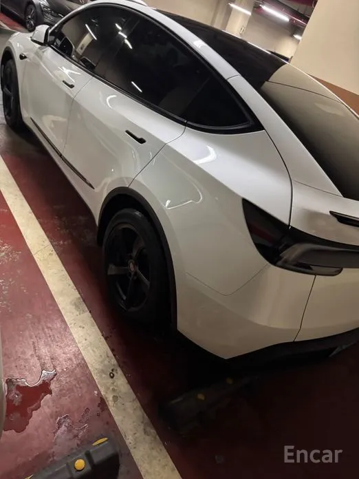 Фото 6 - Tesla Model Y