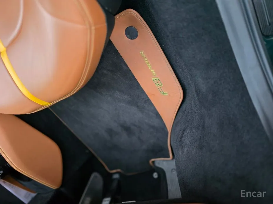 Фото 11 - Ferrari F8