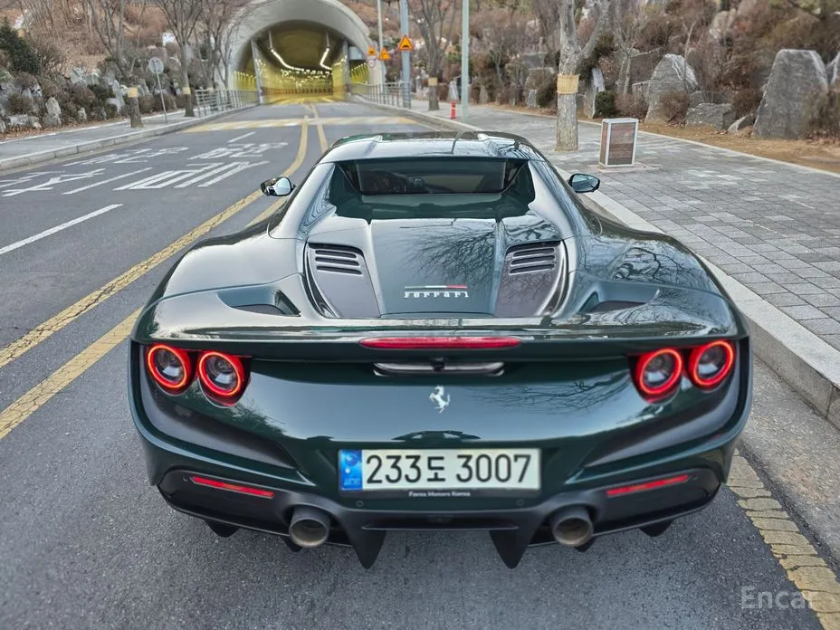 Фото 14 - Ferrari F8