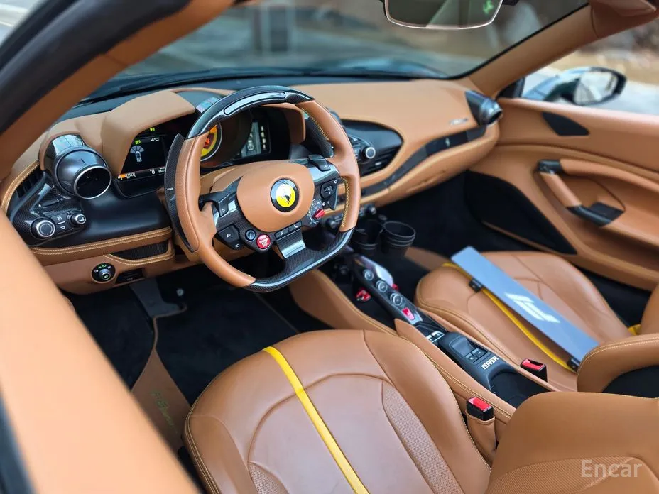 Фото 3 - Ferrari F8