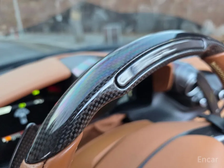 Фото 9 - Ferrari F8