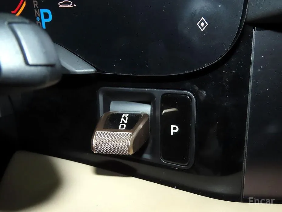 Фото 11 - Porsche Taycan