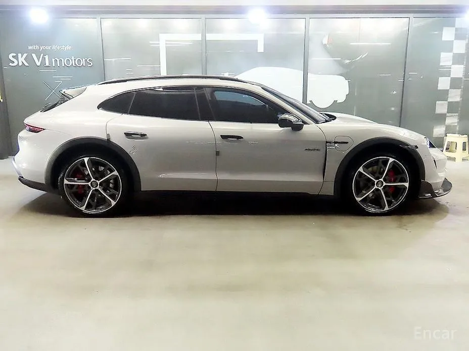 Фото 3 - Porsche Taycan