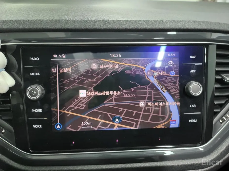 Фото 12 - Volkswagen T-Roc