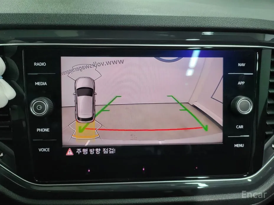 Фото 13 - Volkswagen T-Roc