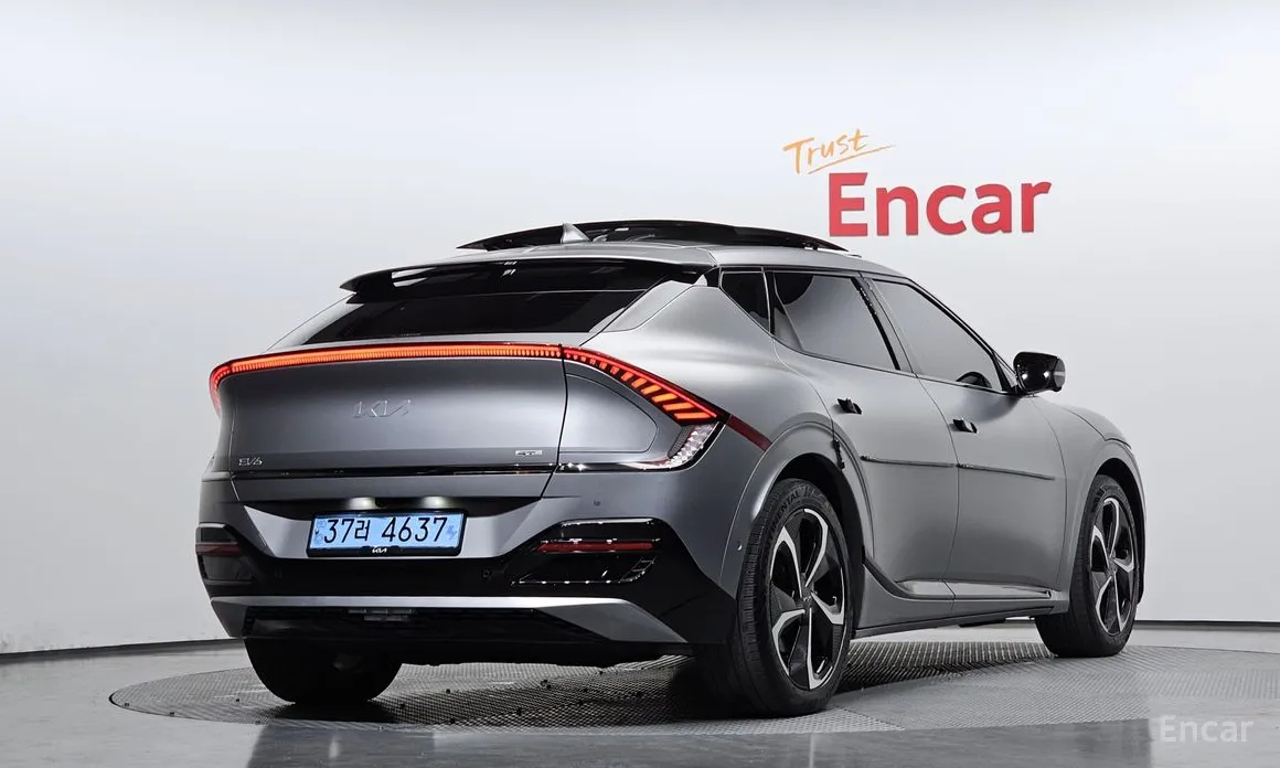 Фото 2 - Kia EV6