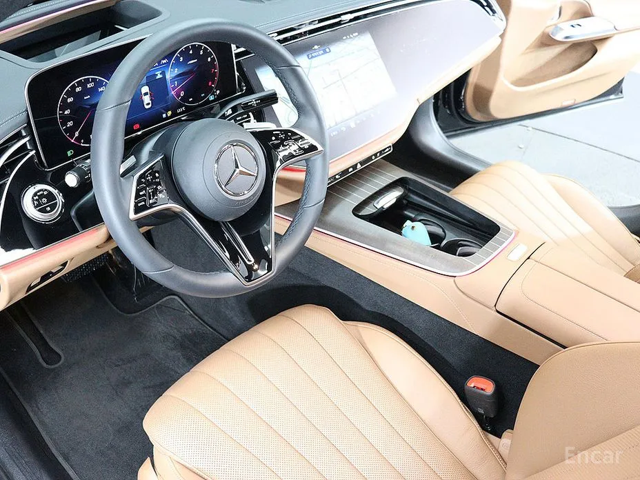 Photo 11 - Mercedes-Benz E-Class