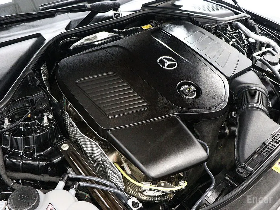 Photo 13 - Mercedes-Benz E-Class