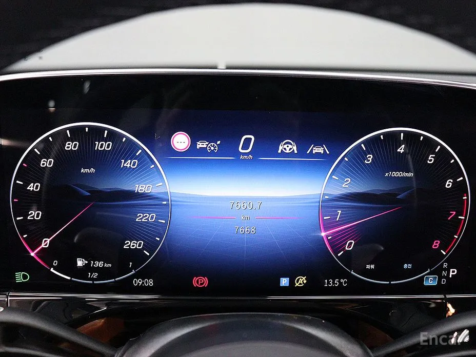 Photo 16 - Mercedes-Benz E-Class