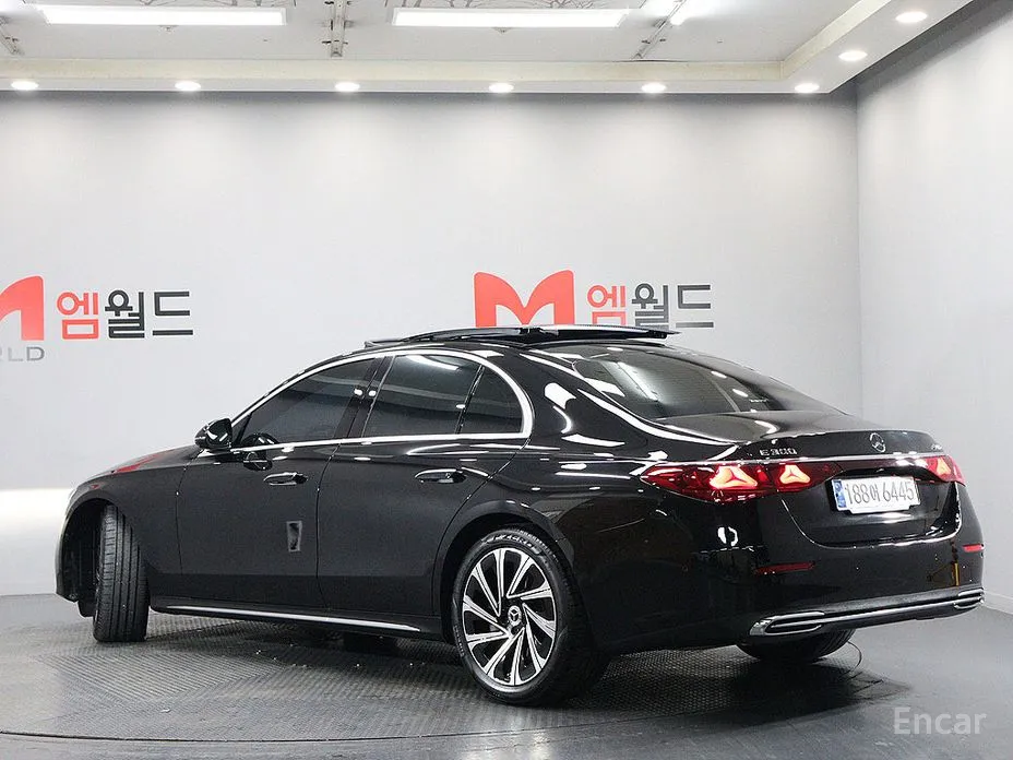 Photo 4 - Mercedes-Benz E-Class