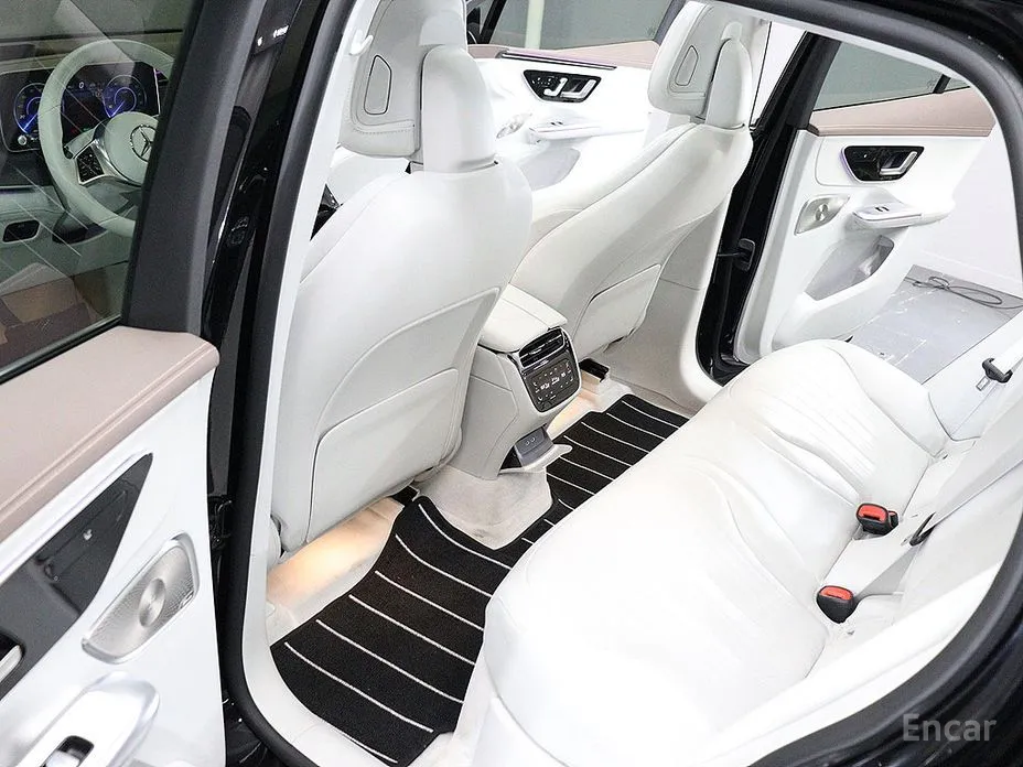 Фото 10 - Mercedes-Benz EQE