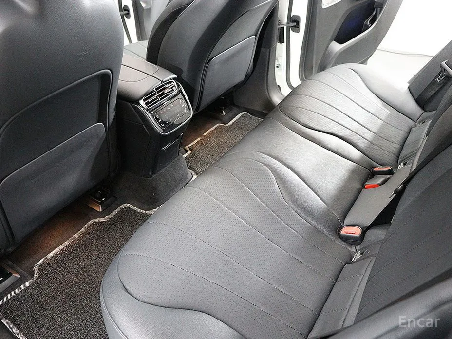 Фото 10 - Mercedes-Benz EQE