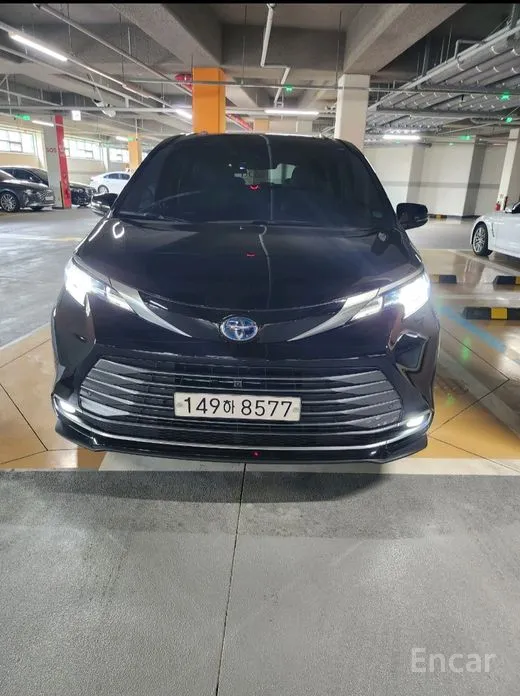 Фото 1 - Toyota Sienna