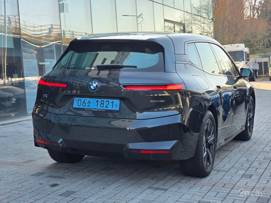 Photo 4 - BMW iX
