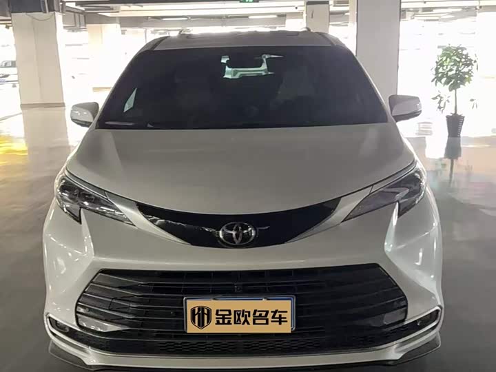 Фото 2 - Toyota Sienna