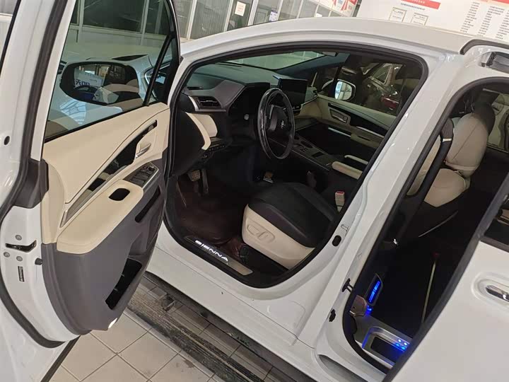 Фото 5 - Toyota Sienna