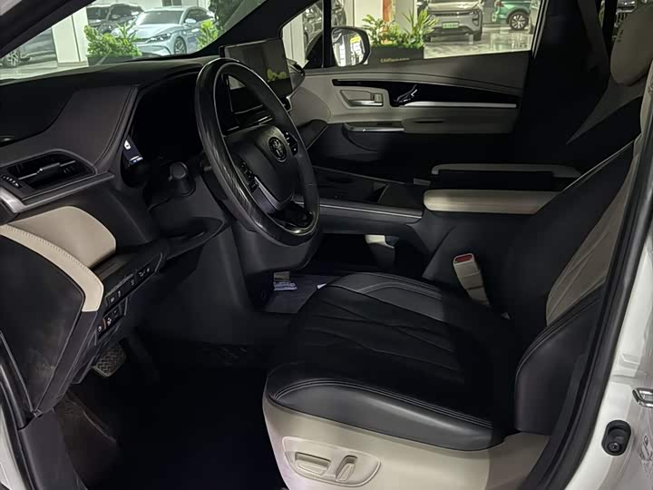 Фото 8 - Toyota Sienna