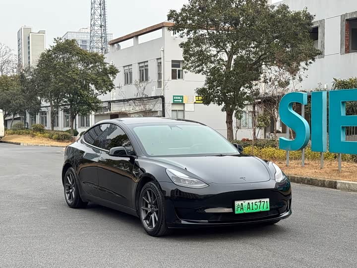 Фото 3 - Tesla Model 3