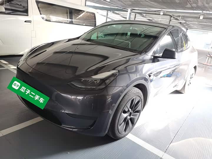 Фото 1 - Tesla Model Y