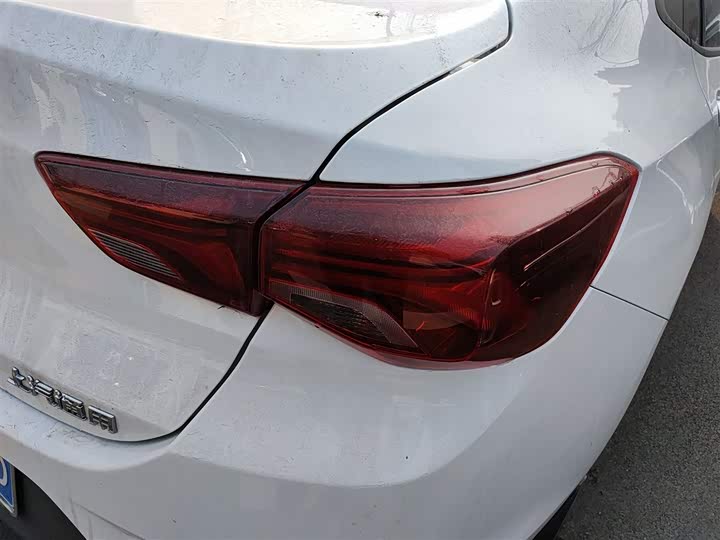 Фото 8 - Chevrolet Onix (Cavalier)