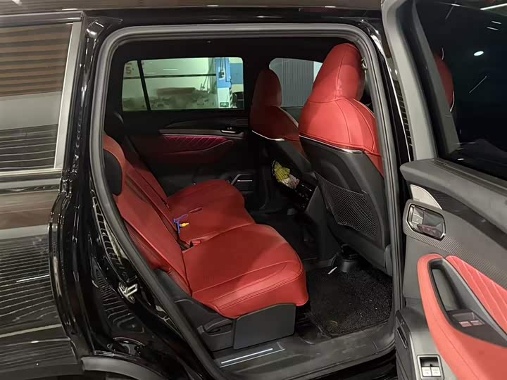 Фото 3 - Audi Q6