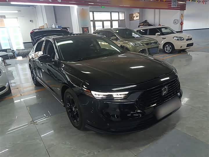 Фото 4 - Honda Accord