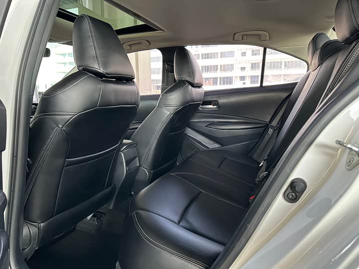 Фото 5 - Toyota Corolla