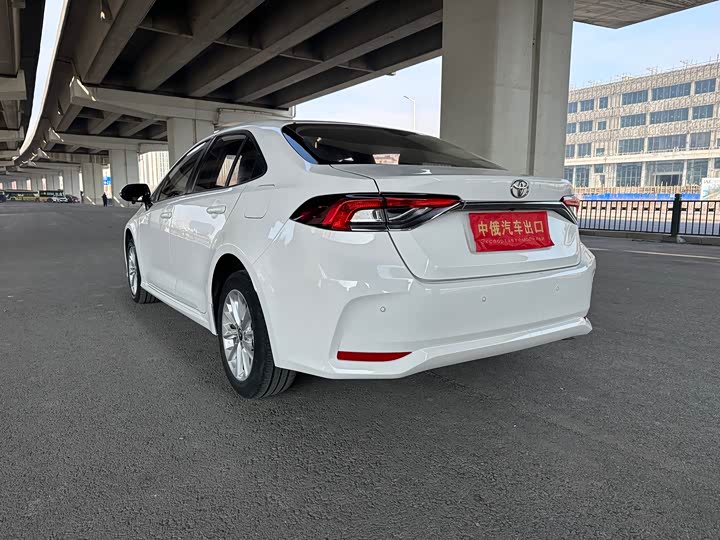 Фото 8 - Toyota Corolla