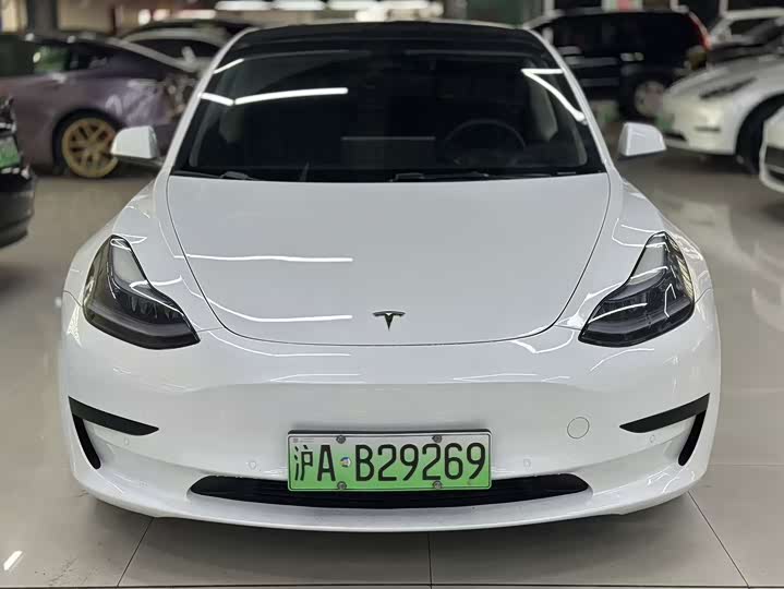 Фото 2 - Tesla Model 3
