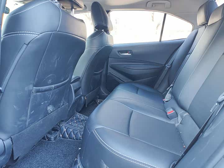 Фото 9 - Toyota Corolla