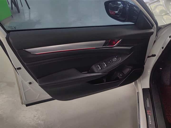 Фото 7 - Honda Accord