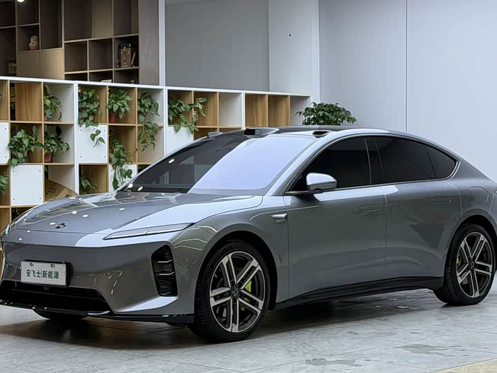 Фото 1 - Nio ET5