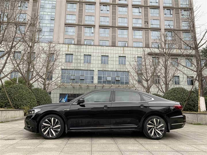 Фото 4 - Volkswagen Passat