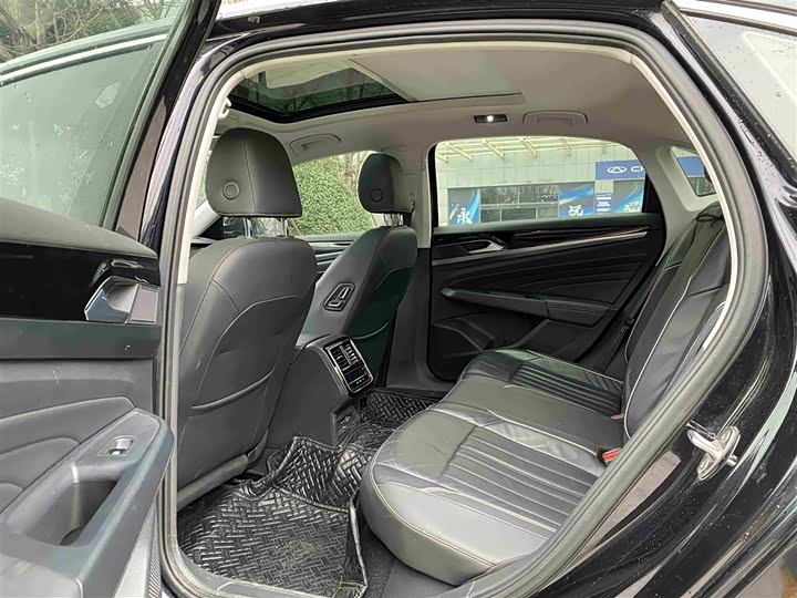 Фото 6 - Volkswagen Passat