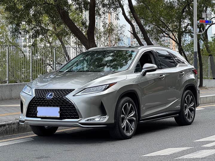 Фото 1 - Lexus RX