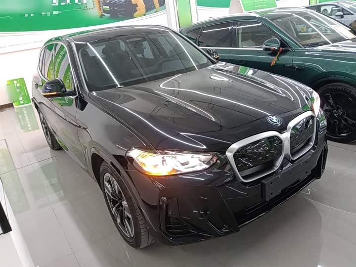 Фото 4 - BMW iX3