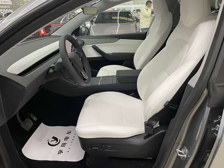 Фото 4 - Tesla Model Y