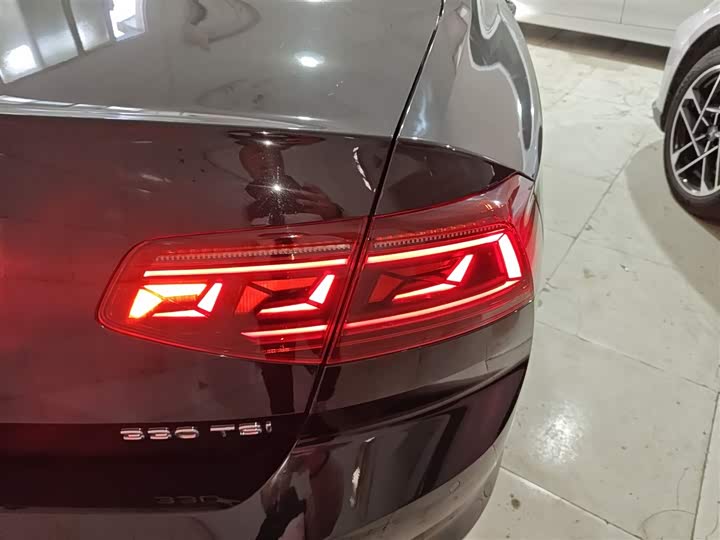 Фото 8 - Volkswagen Magotan