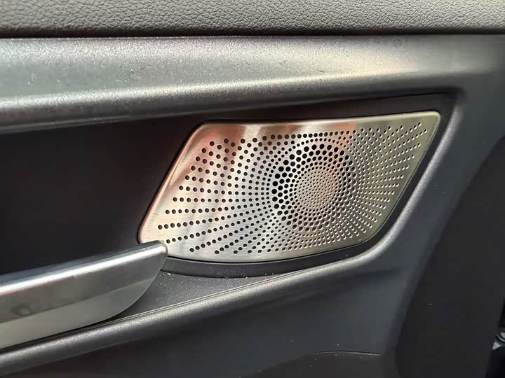 Фото 8 - Tank 300