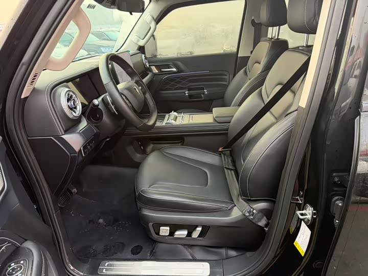 Фото 9 - Tank 300