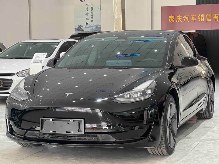 Фото 1 - Tesla Model 3