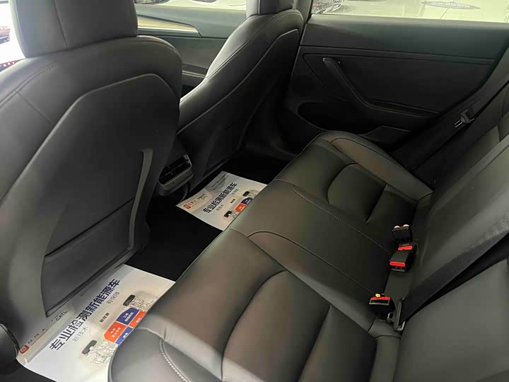 Фото 8 - Tesla Model 3