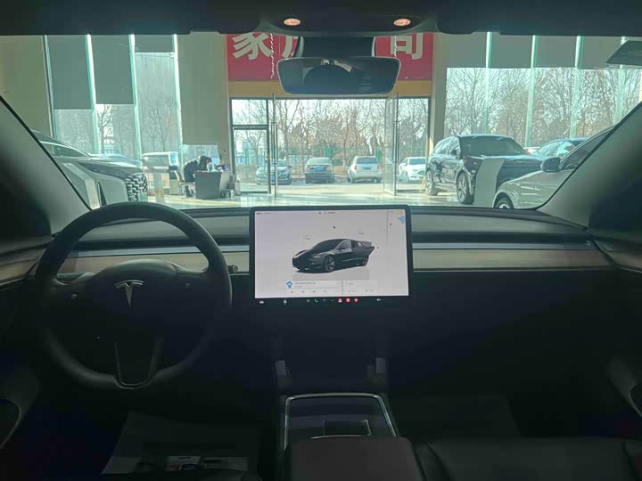 Фото 9 - Tesla Model 3