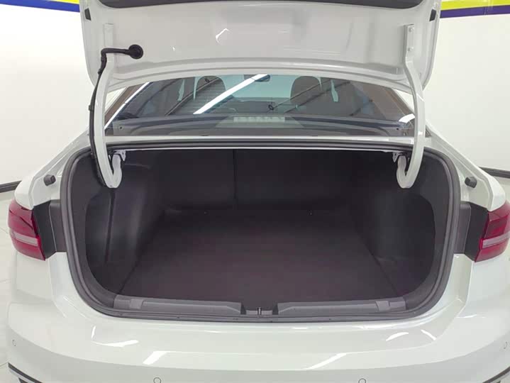 Фото 4 - Volkswagen Lavida