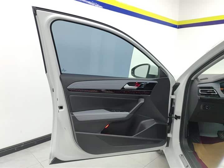 Фото 7 - Volkswagen Lavida