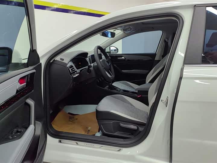 Фото 9 - Volkswagen Lavida