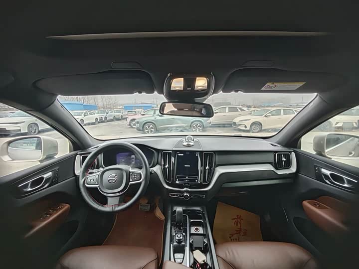 Фото 6 - Volvo XC60