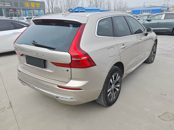 Фото 8 - Volvo XC60