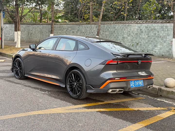 Фото 3 - Changan UNI-V